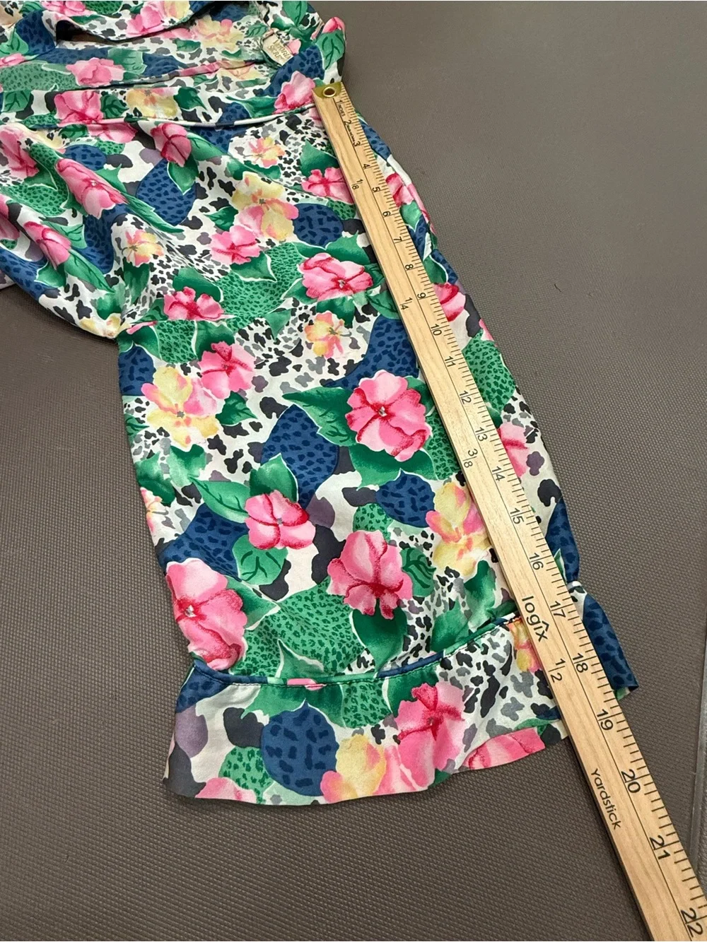 VTG Victoria’s Secret 100% Silk Kimono Robe Floral Animal Print No Belt One Size